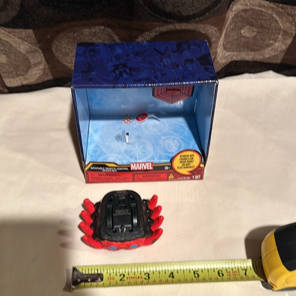 DISNEYPARKS MARVEL EXCLUSIVE-WEARABLE REMOTE CONTROL SPIDERBOT 2023 Edition - Picture 6 of 8
